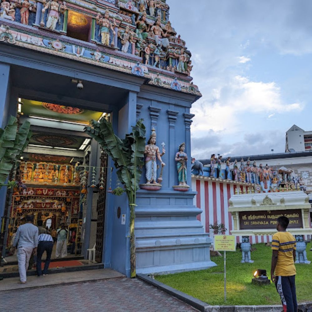 sri srinivasa perumal temple serangoon road